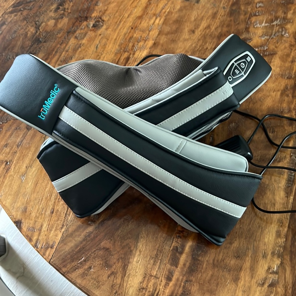 Trumedic massager w/ heat. Can be used on all parts of the body.